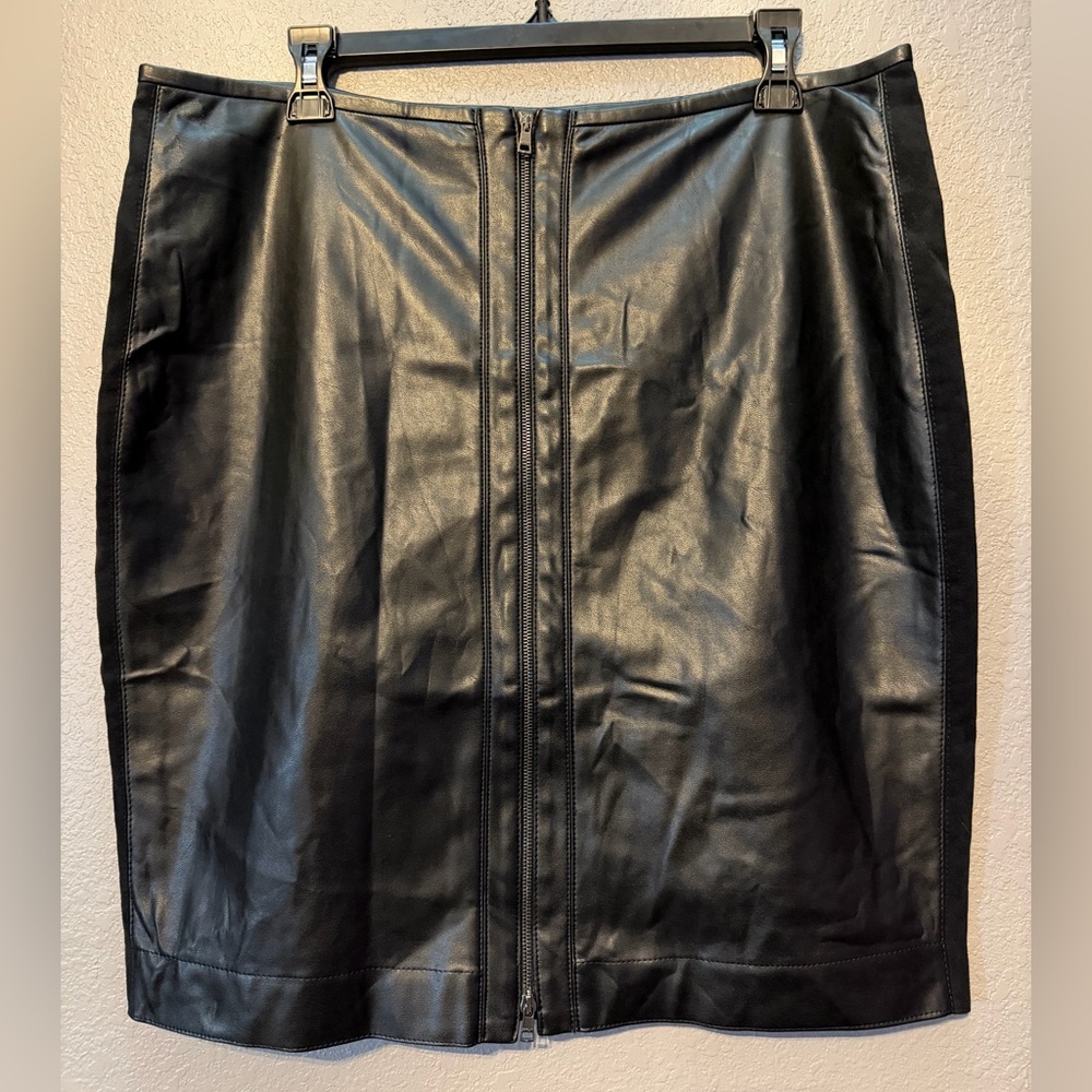Marc Cain Black Pencil Skirt